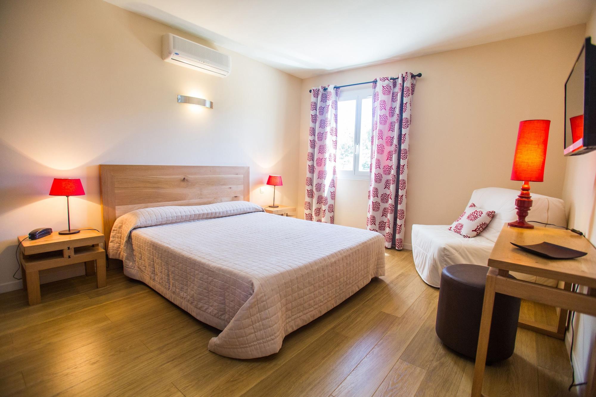 Hotel Cesario Calvi  Exterior photo