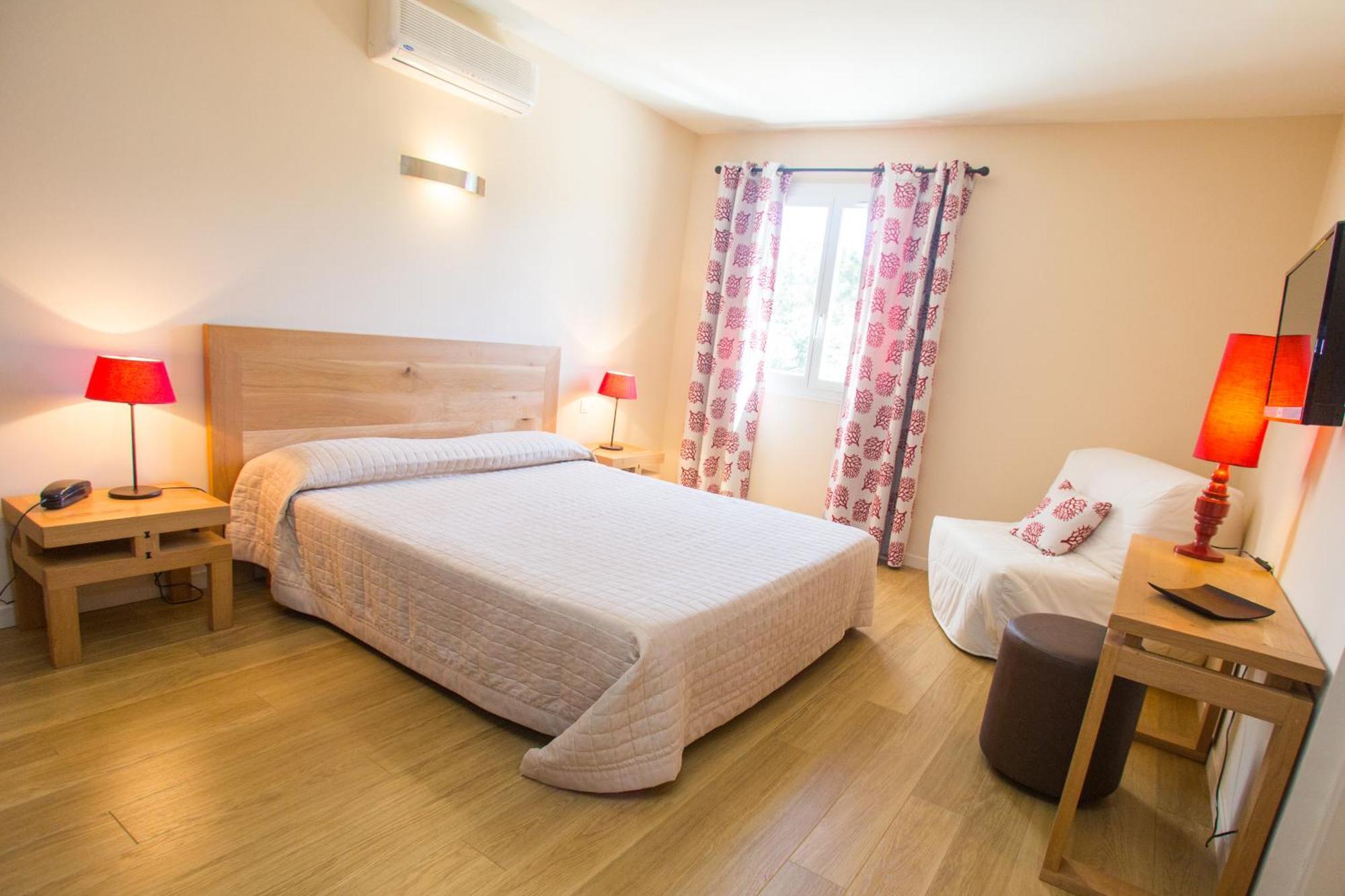 Hotel Cesario Calvi  Exterior photo